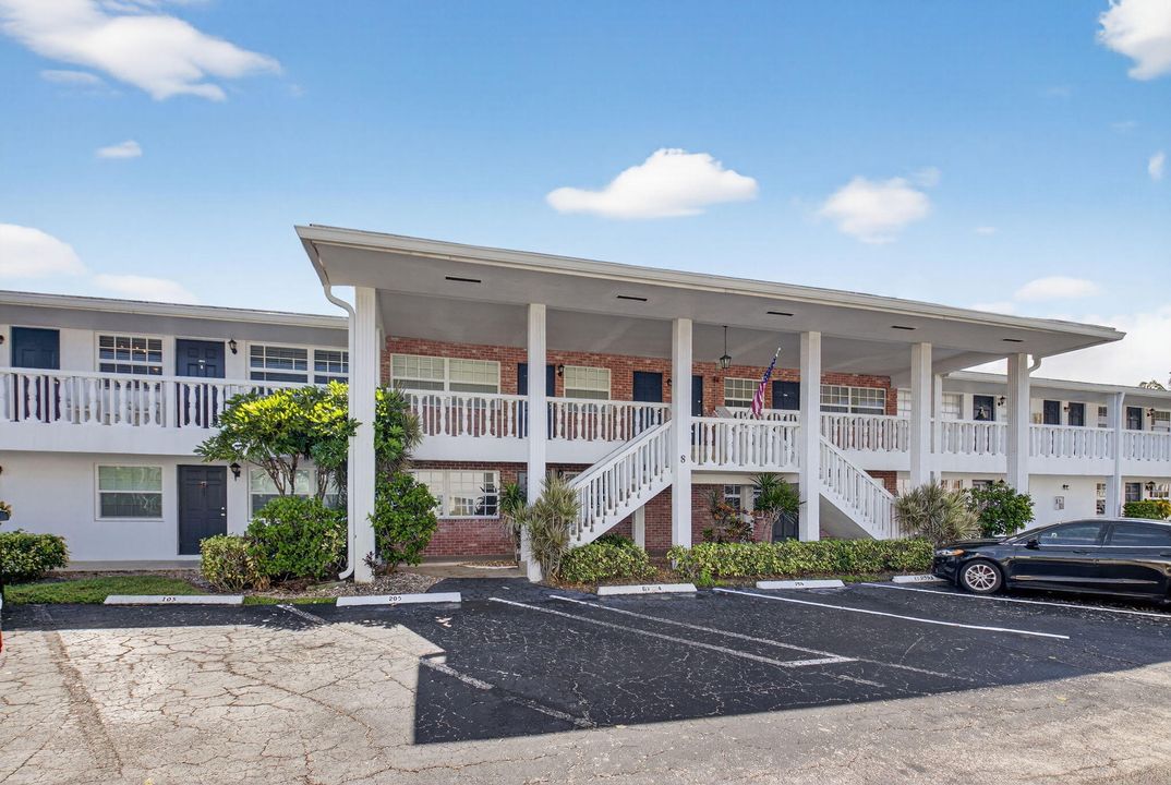 На продажу: $249,000 (2 спален, 1 ванн, 1011 Квадратных фут)