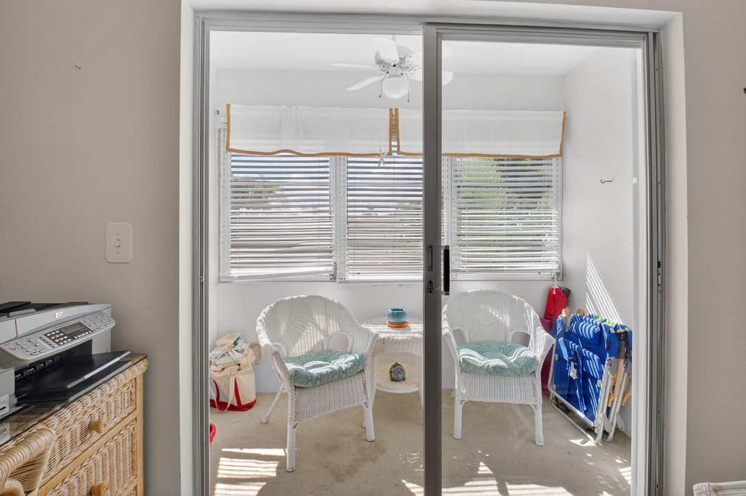 На продажу: $249,000 (2 спален, 1 ванн, 1011 Квадратных фут)