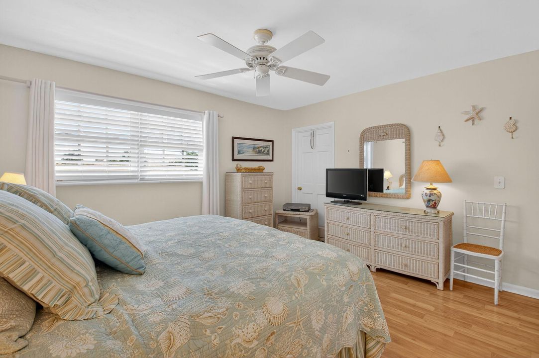 На продажу: $249,000 (2 спален, 1 ванн, 1011 Квадратных фут)