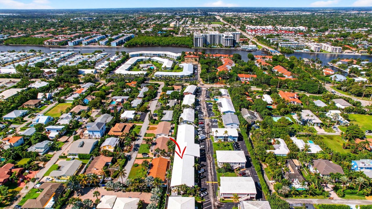 На продажу: $249,000 (2 спален, 1 ванн, 1011 Квадратных фут)