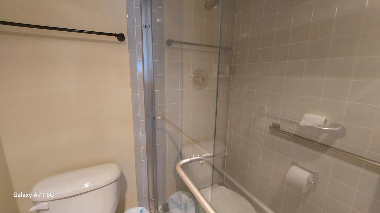 For Rent: $1,800 (2 beds, 2 baths, 916 Square Feet)