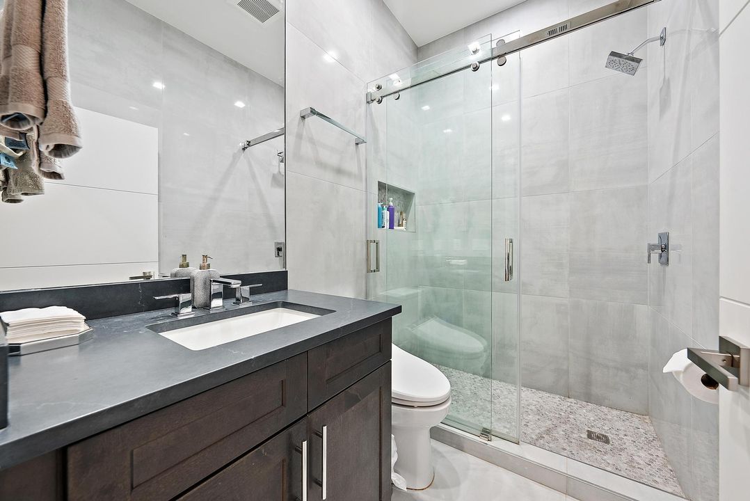 For Sale: $1,569,000 (4 beds, 5 baths, 3501 Square Feet)