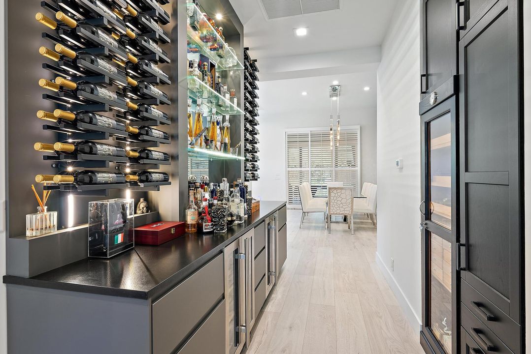 For Sale: $1,569,000 (4 beds, 5 baths, 3501 Square Feet)