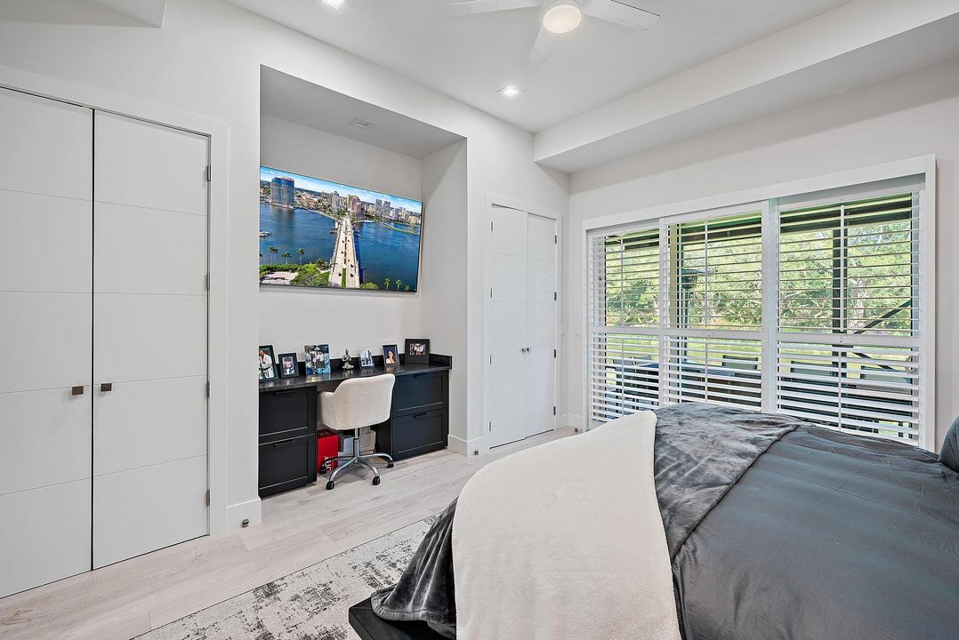 For Sale: $1,569,000 (4 beds, 5 baths, 3501 Square Feet)