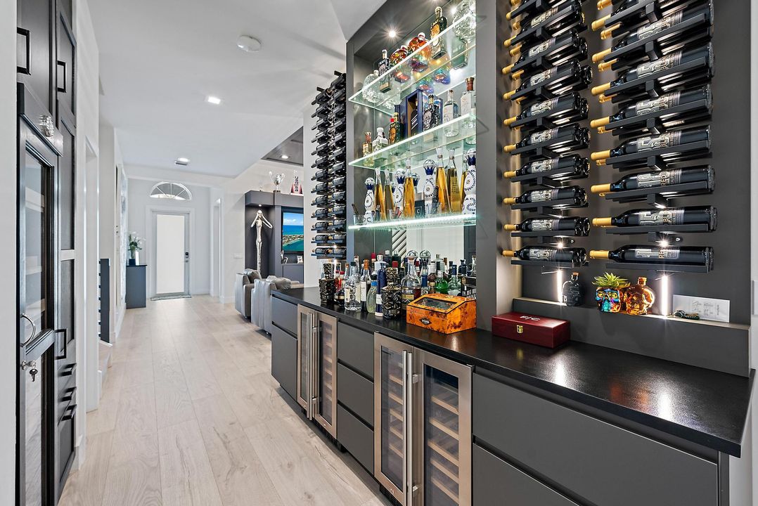 For Sale: $1,569,000 (4 beds, 5 baths, 3501 Square Feet)