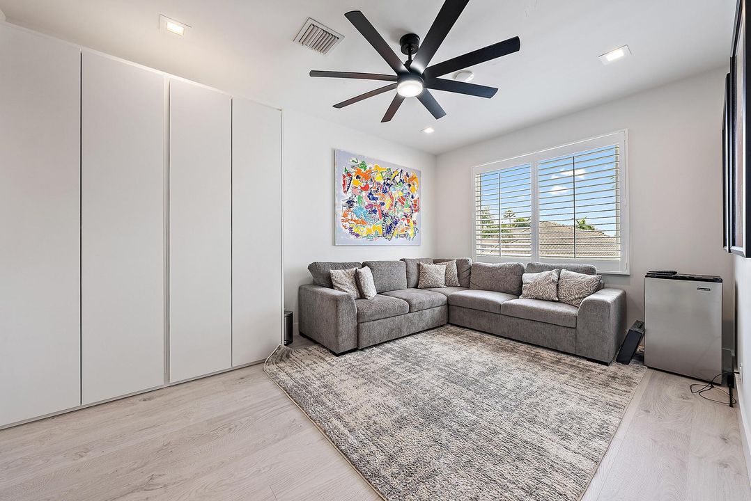 For Sale: $1,569,000 (4 beds, 5 baths, 3501 Square Feet)