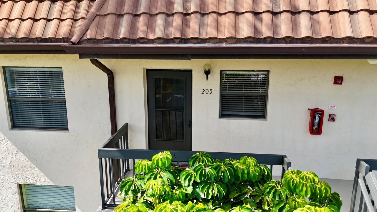 For Rent: $1,900 (2 beds, 2 baths, 790 Square Feet)