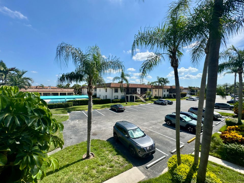 For Rent: $1,900 (2 beds, 2 baths, 790 Square Feet)