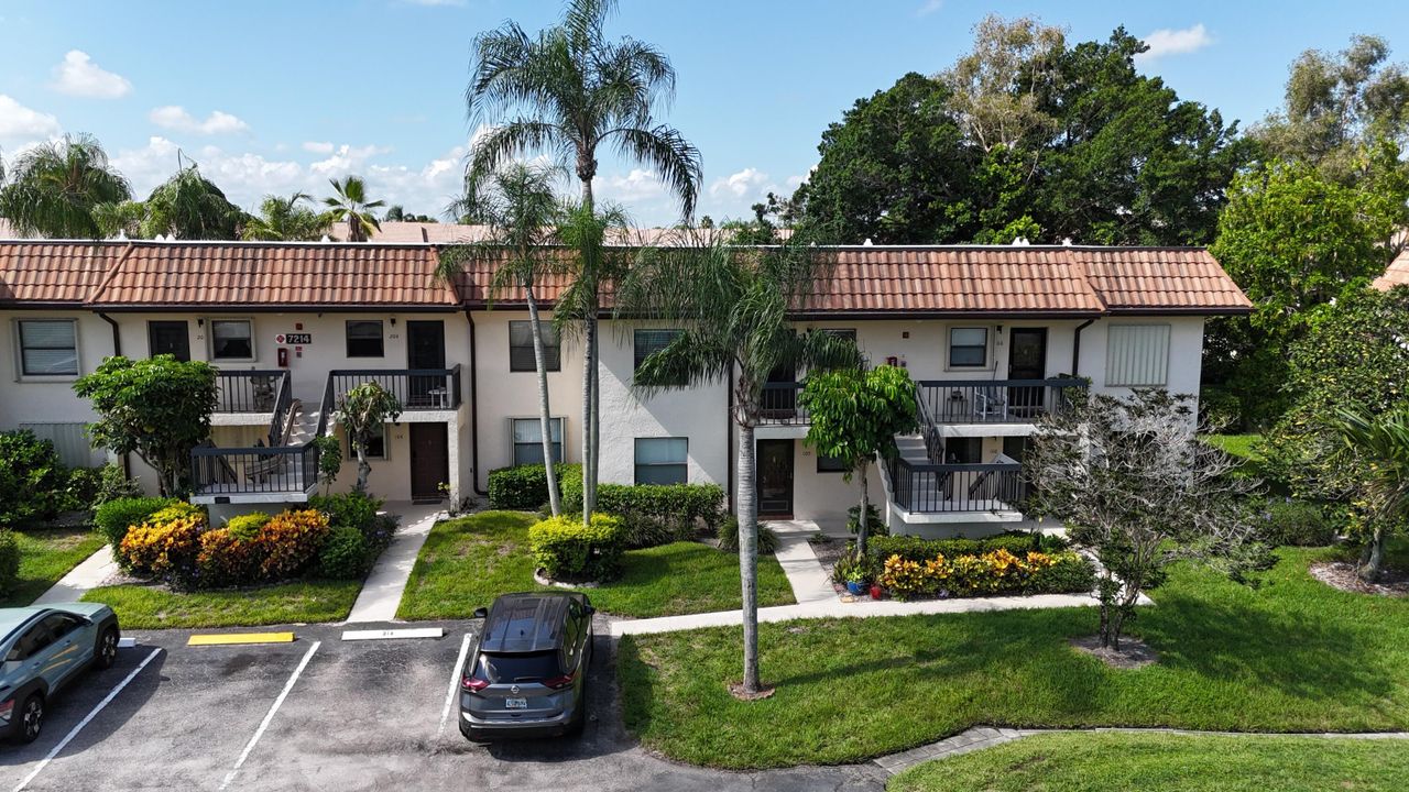 For Rent: $1,900 (2 beds, 2 baths, 790 Square Feet)