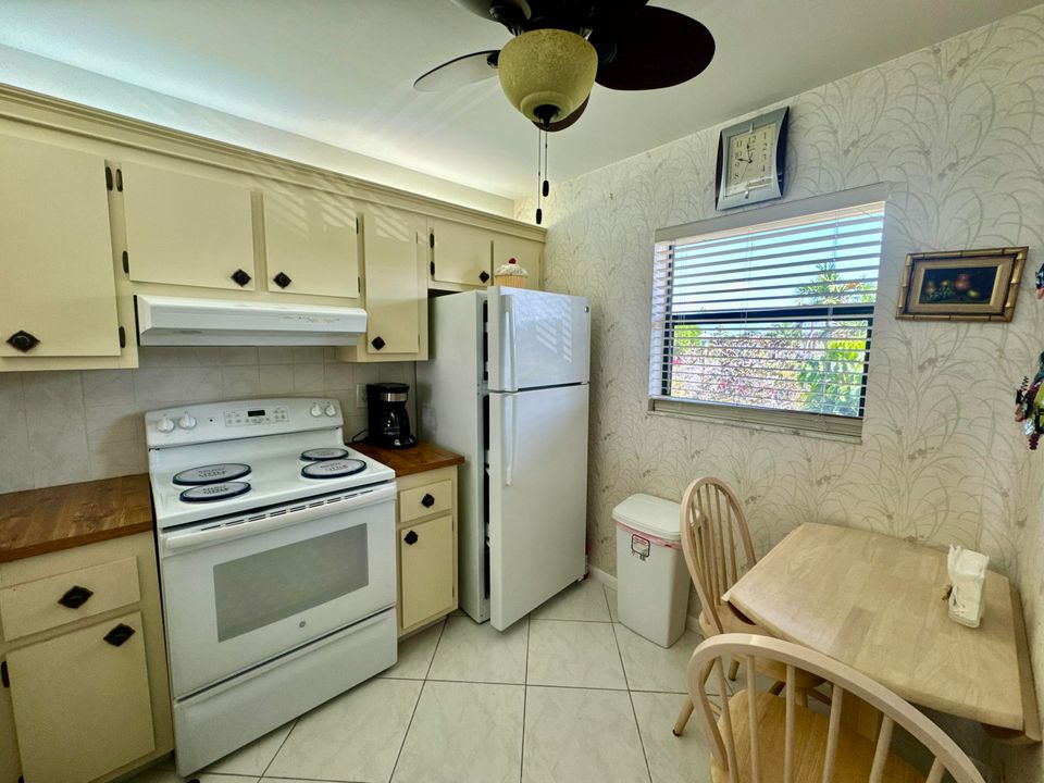 For Rent: $1,900 (2 beds, 2 baths, 790 Square Feet)