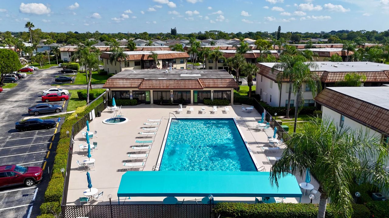 For Rent: $1,900 (2 beds, 2 baths, 790 Square Feet)