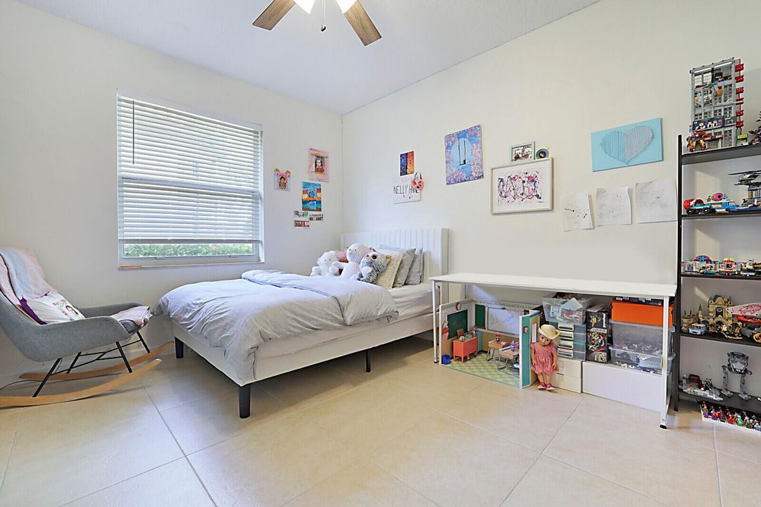 待售: $1,100,000 (4 贝兹, 3 浴室, 3109 平方英尺)