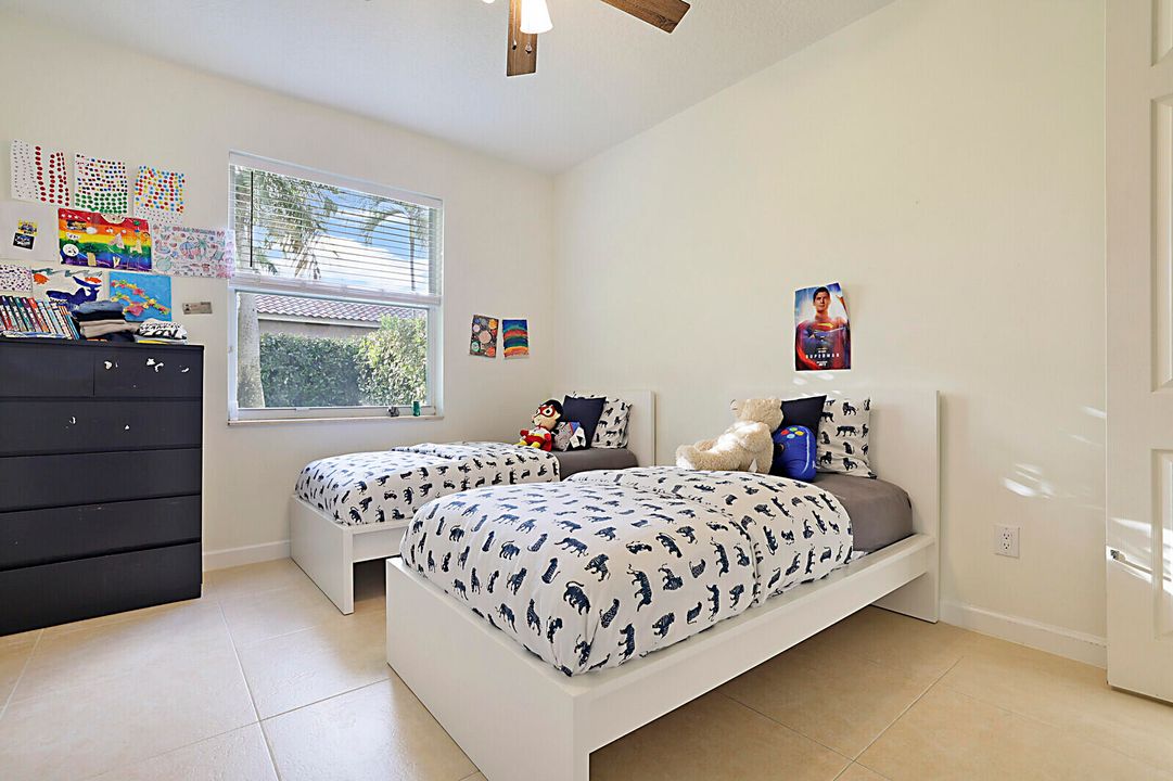 待售: $1,100,000 (4 贝兹, 3 浴室, 3109 平方英尺)