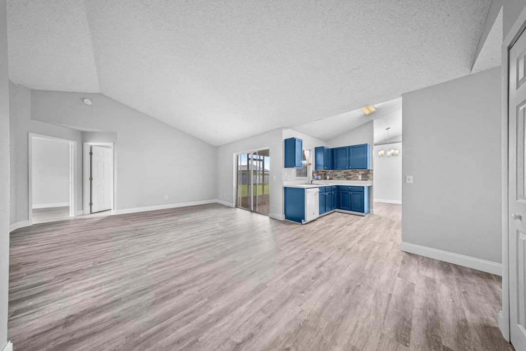 Active With Contract: $389,900 (4 beds, 2 baths, 1715 Square Feet)