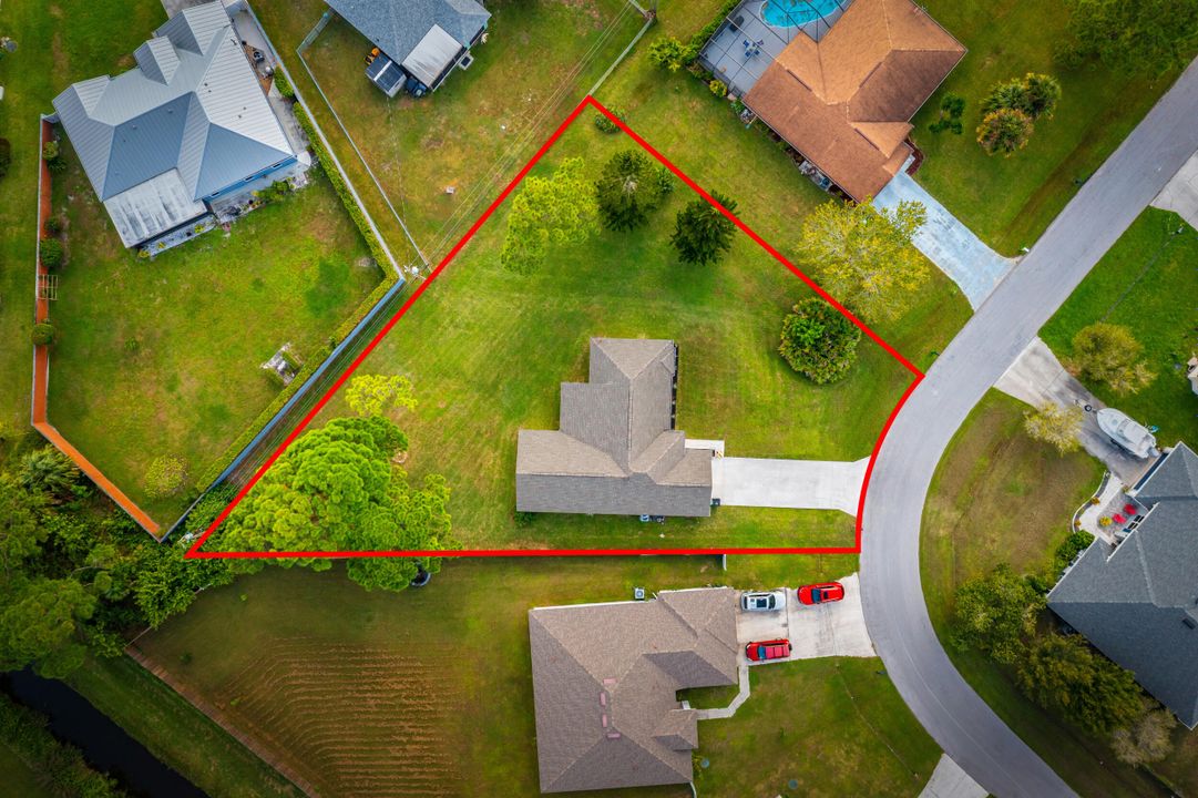 Active With Contract: $389,900 (4 beds, 2 baths, 1715 Square Feet)