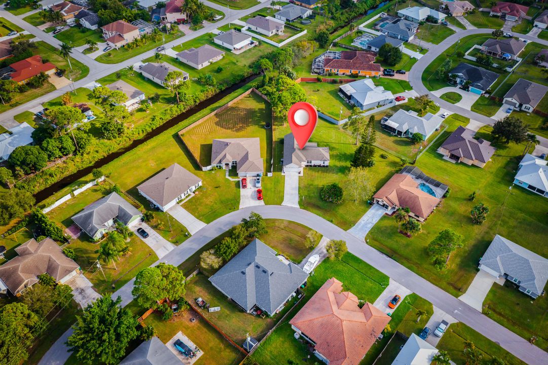 Active With Contract: $389,900 (4 beds, 2 baths, 1715 Square Feet)