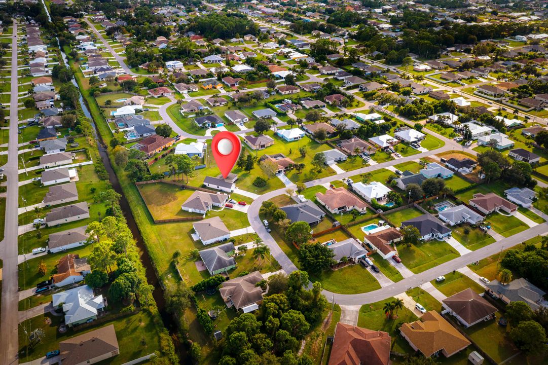 Active With Contract: $389,900 (4 beds, 2 baths, 1715 Square Feet)