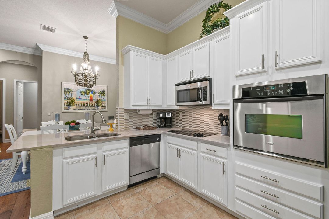 出租: $6,750 (3 贝兹, 2 浴室, 1585 平方英尺)