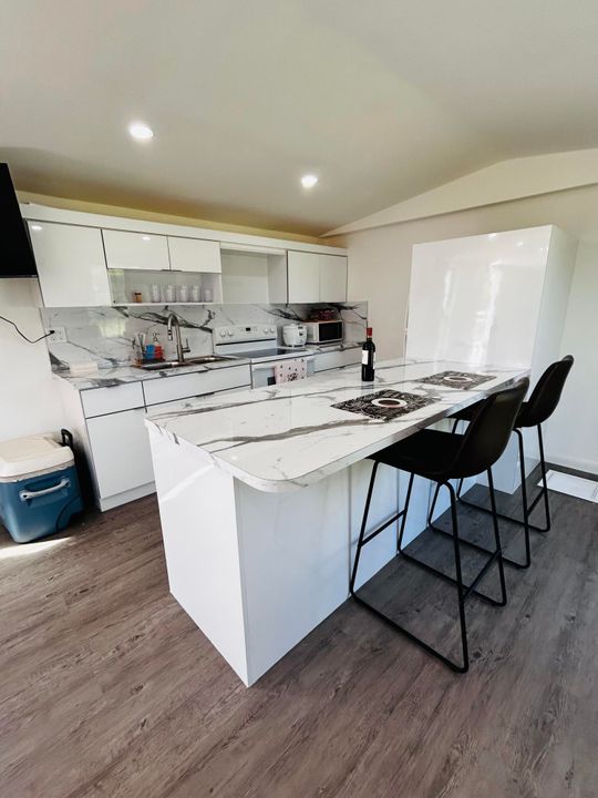 For Sale: $255,000 (3 beds, 2 baths, 924 Square Feet)