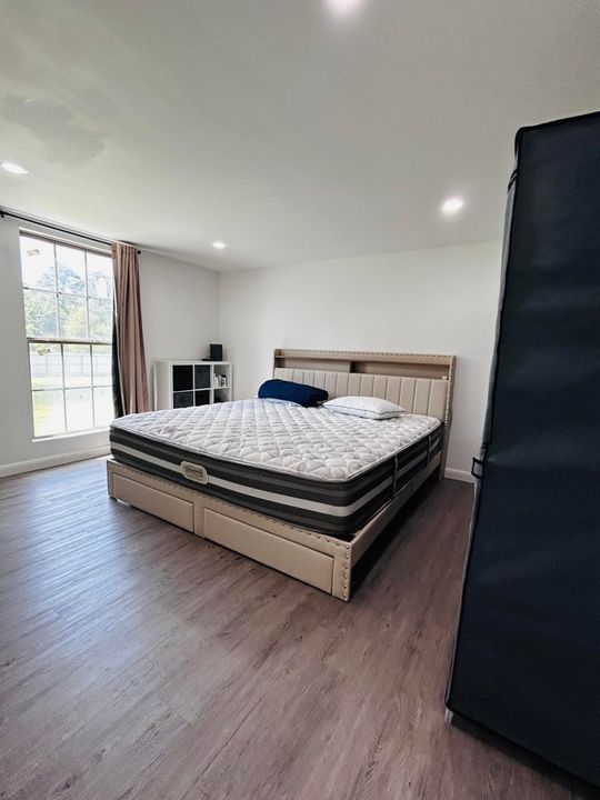 For Sale: $255,000 (3 beds, 2 baths, 924 Square Feet)