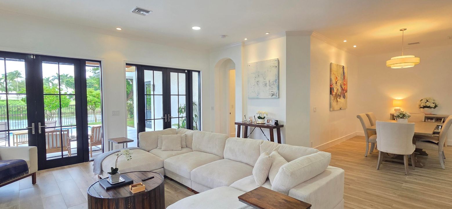 For Sale: $1,870,000 (3 beds, 3 baths, 2017 Square Feet)