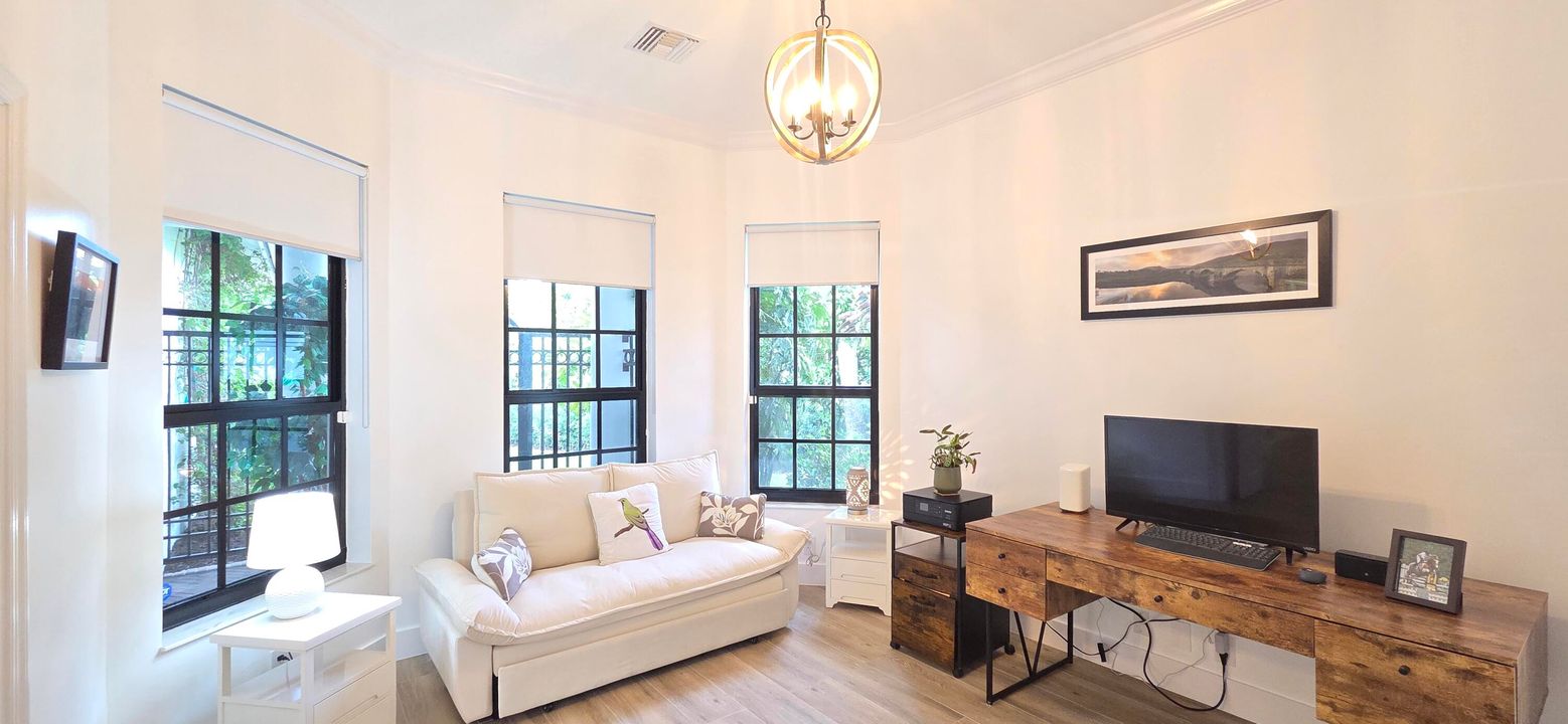 For Sale: $1,870,000 (3 beds, 3 baths, 2017 Square Feet)