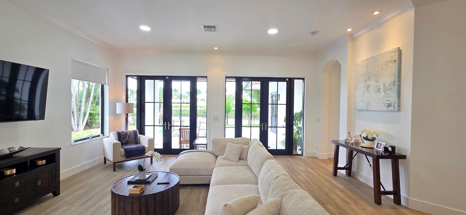 For Sale: $1,870,000 (3 beds, 3 baths, 2017 Square Feet)