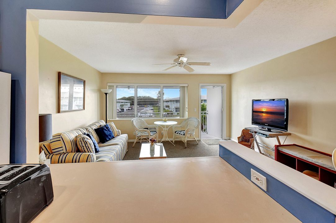 待售: $130,000 (1 贝兹, 1 浴室, 570 平方英尺)