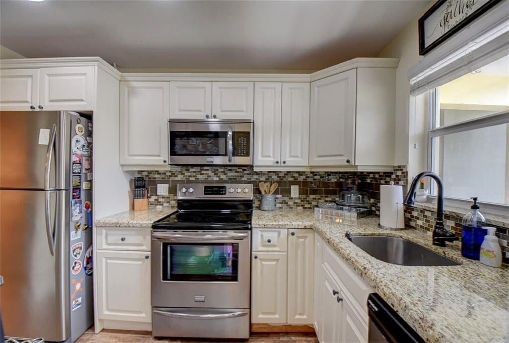 Active With Contract: $1,799 (1 beds, 1 baths, 719 Square Feet)