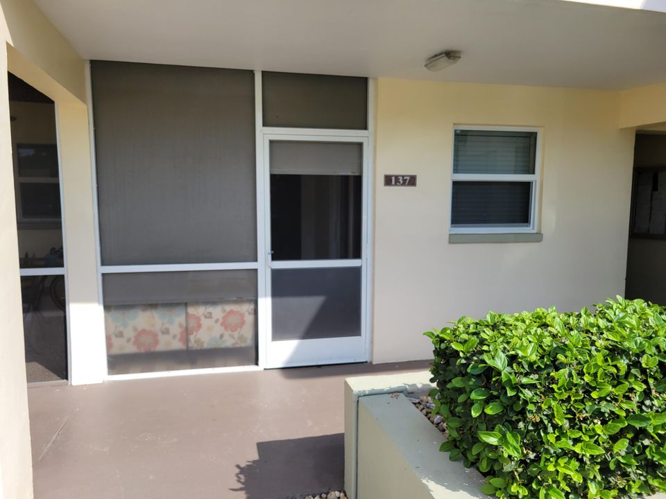 Active With Contract: $1,799 (1 beds, 1 baths, 719 Square Feet)