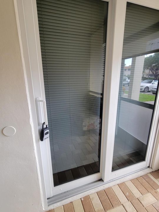 Active With Contract: $1,799 (1 beds, 1 baths, 719 Square Feet)