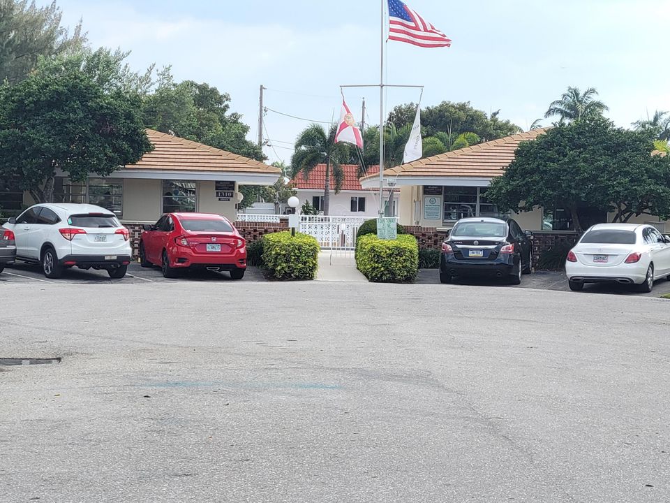 Active With Contract: $1,799 (1 beds, 1 baths, 719 Square Feet)