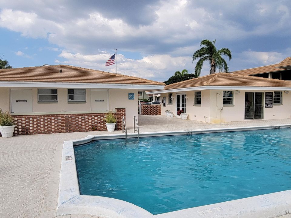 Active With Contract: $1,799 (1 beds, 1 baths, 719 Square Feet)