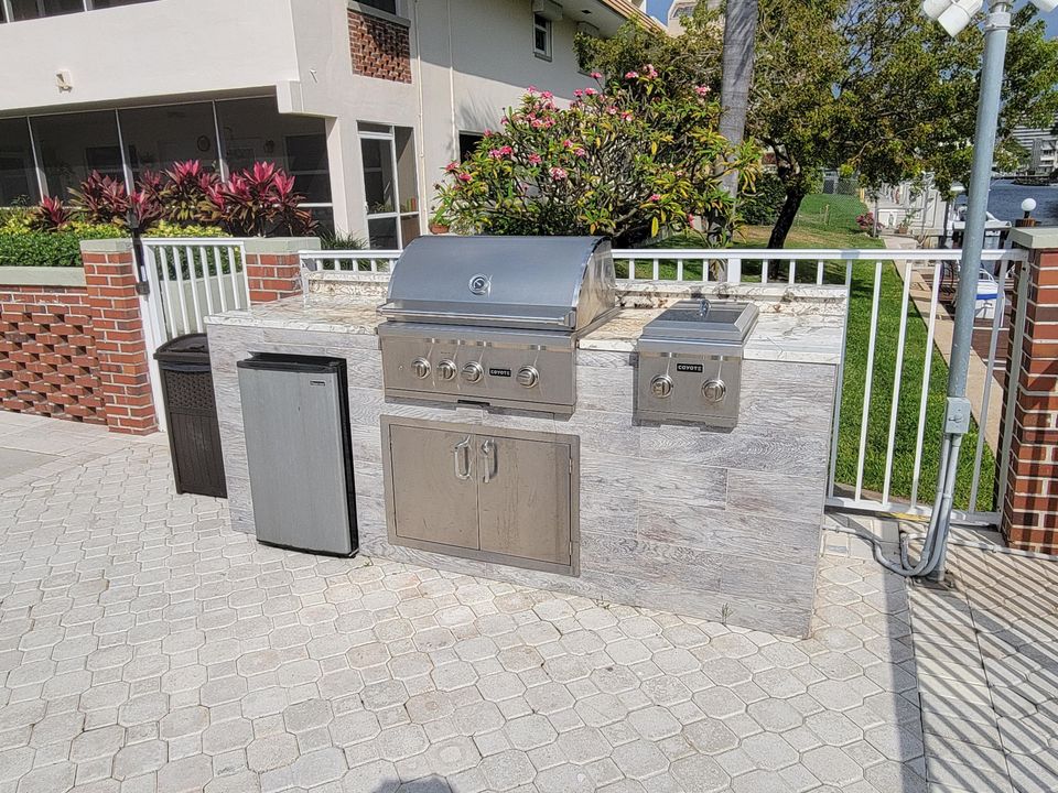 Active With Contract: $1,799 (1 beds, 1 baths, 719 Square Feet)