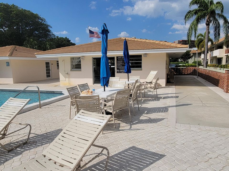 Active With Contract: $1,799 (1 beds, 1 baths, 719 Square Feet)