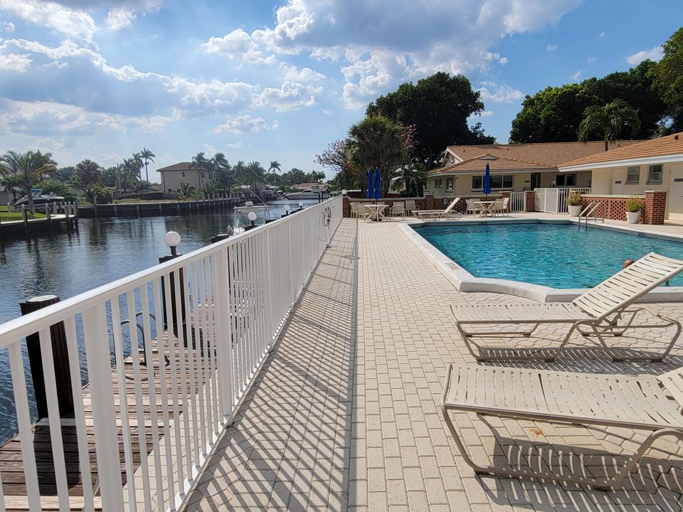 Active With Contract: $1,799 (1 beds, 1 baths, 719 Square Feet)