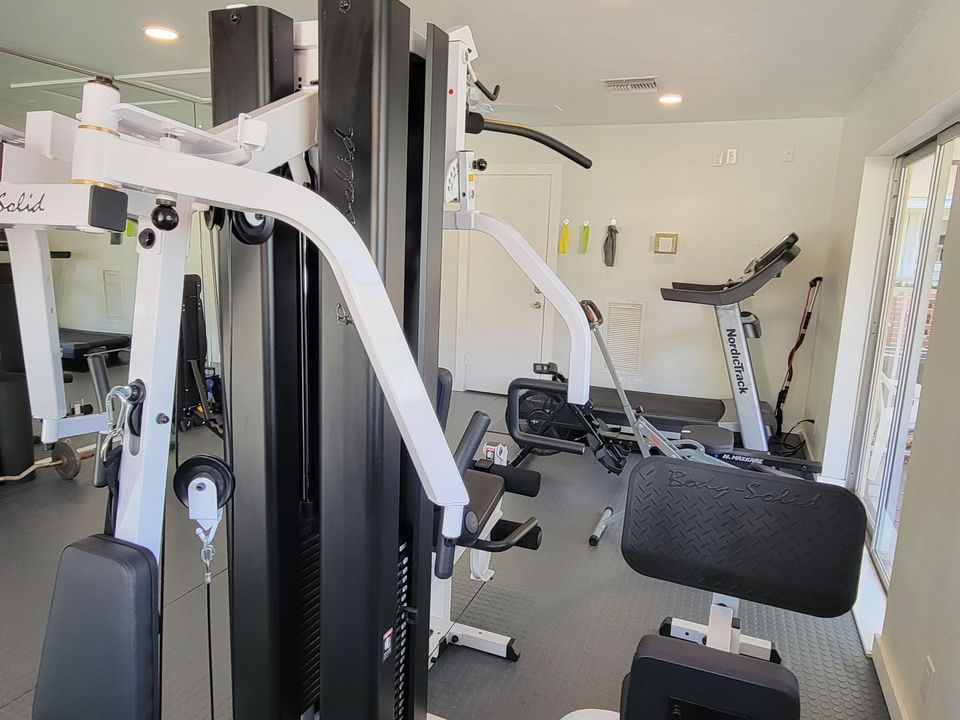 Active With Contract: $1,799 (1 beds, 1 baths, 719 Square Feet)