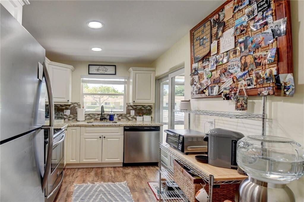 Active With Contract: $1,799 (1 beds, 1 baths, 719 Square Feet)