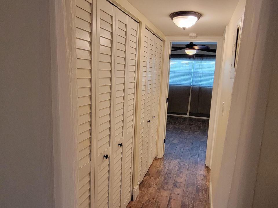 Active With Contract: $1,799 (1 beds, 1 baths, 719 Square Feet)