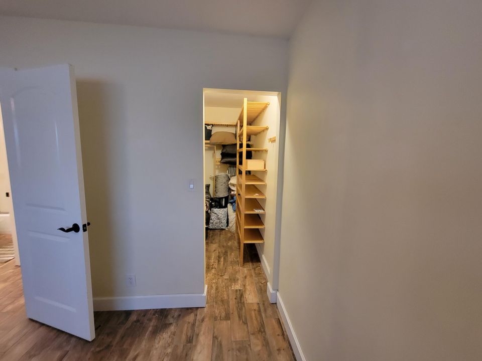 Active With Contract: $1,799 (1 beds, 1 baths, 719 Square Feet)