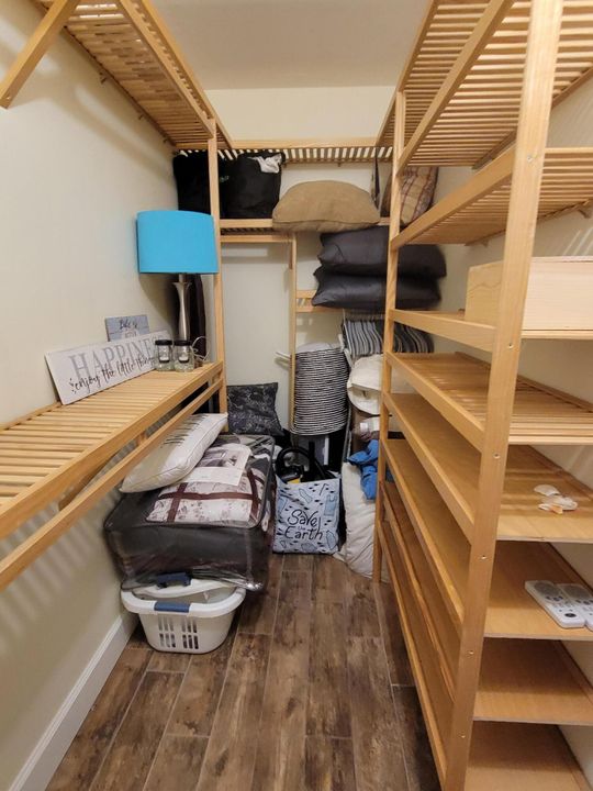 Active With Contract: $1,799 (1 beds, 1 baths, 719 Square Feet)