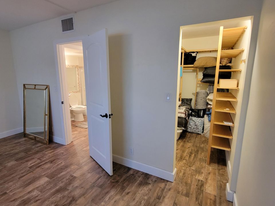 Active With Contract: $1,799 (1 beds, 1 baths, 719 Square Feet)