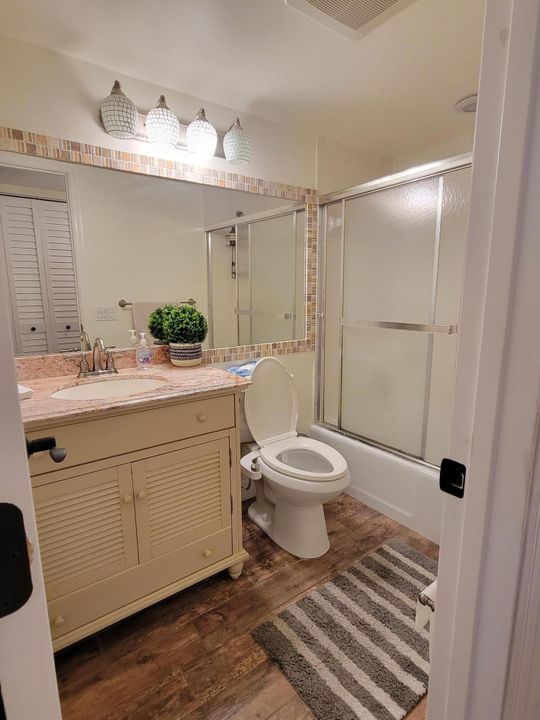 Active With Contract: $1,799 (1 beds, 1 baths, 719 Square Feet)