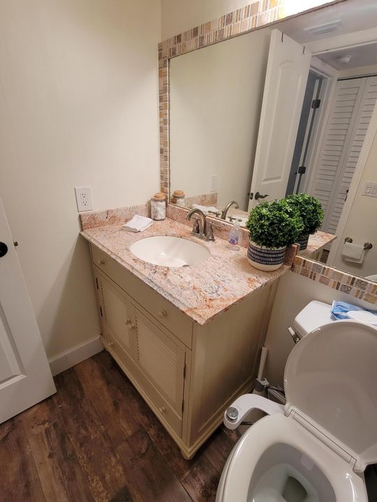 Active With Contract: $1,799 (1 beds, 1 baths, 719 Square Feet)