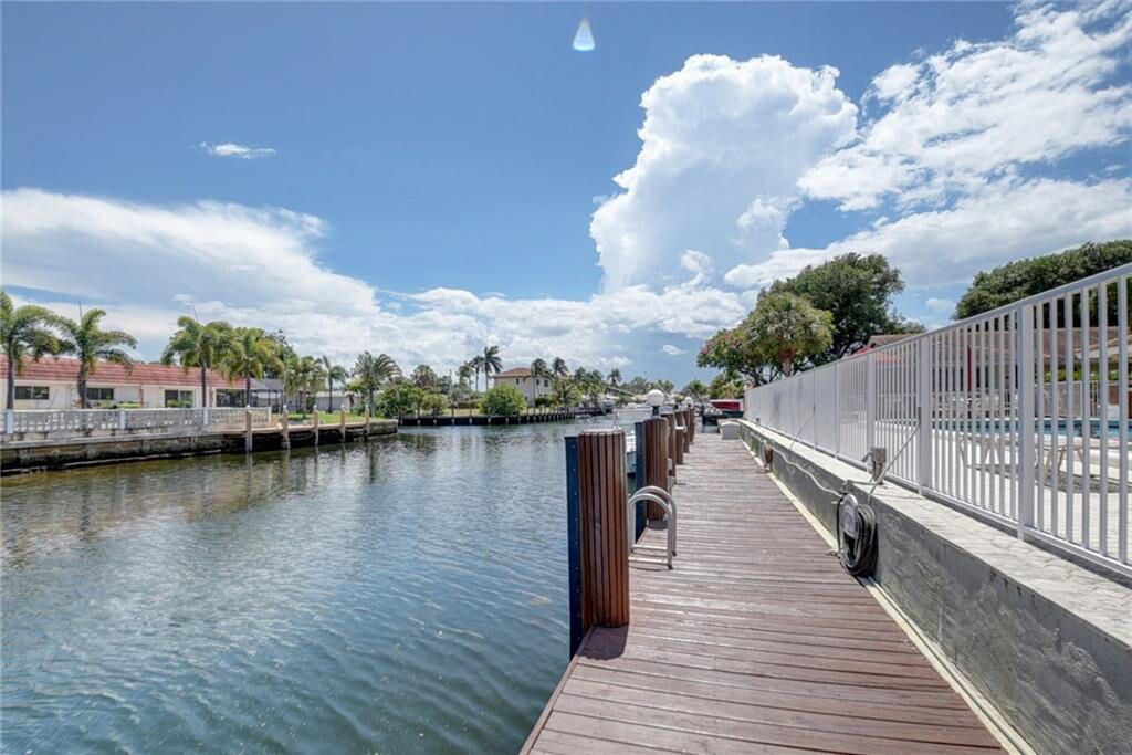 Active With Contract: $1,799 (1 beds, 1 baths, 719 Square Feet)