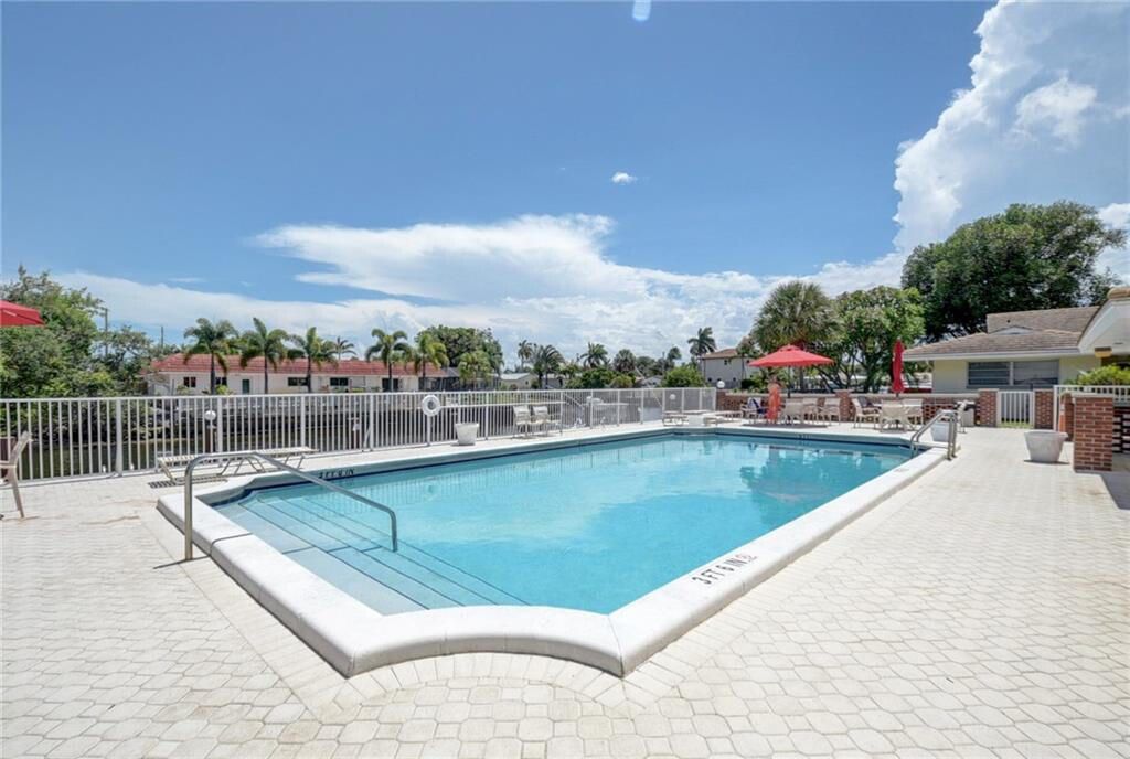 Active With Contract: $1,799 (1 beds, 1 baths, 719 Square Feet)