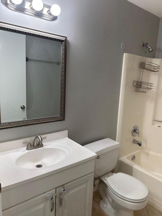 For Rent: $2,600 (2 beds, 2 baths, 1302 Square Feet)