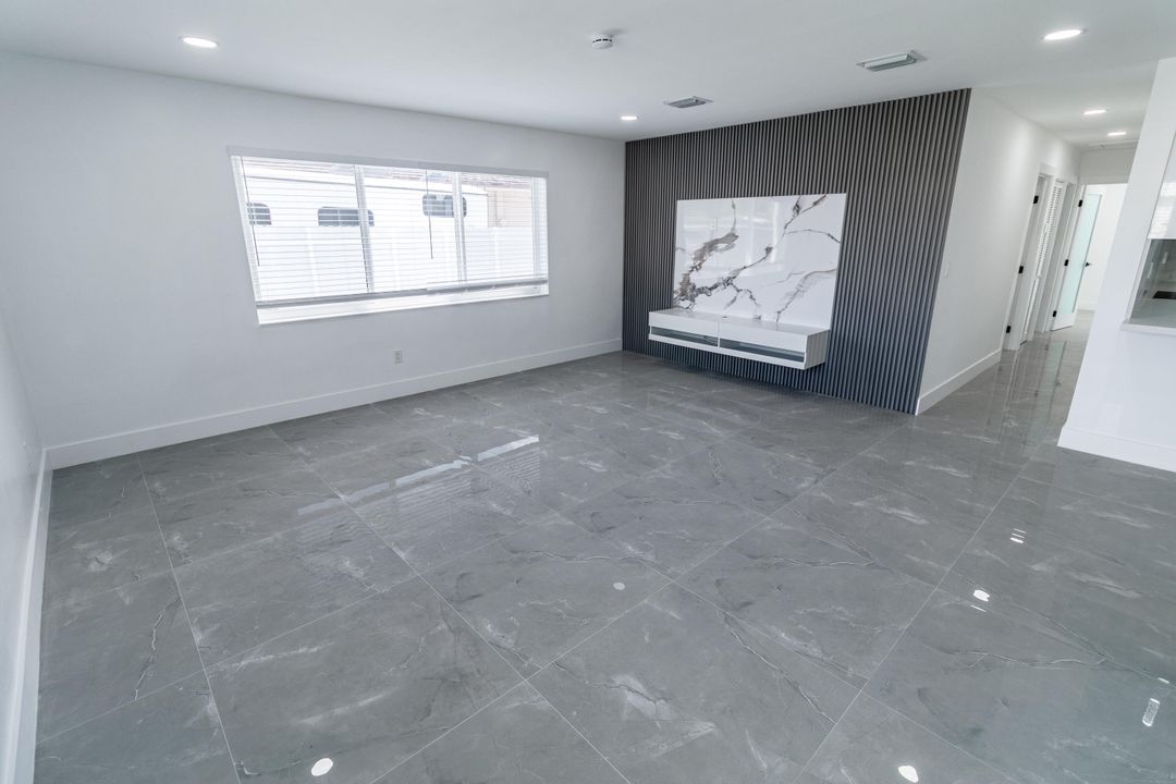 Под контрактом: $995,000 (5 спален, 3 ванн, 2382 Квадратных фут)