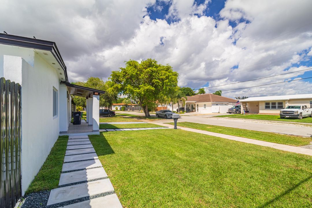 Под контрактом: $995,000 (5 спален, 3 ванн, 2382 Квадратных фут)