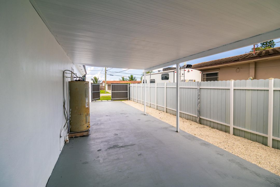 Под контрактом: $995,000 (5 спален, 3 ванн, 2382 Квадратных фут)